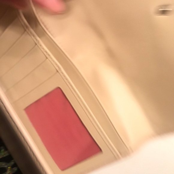 Coach Cream Leather Wallet - Picture 5 of 8